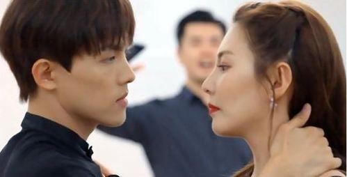 给男友吃瓜视频