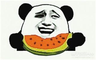 临海吃瓜群众新闻视频,临海街头吃瓜群众热议新闻事件